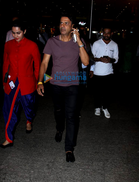 manoj bajpayee and taapsee pannu snapped at the airport 1