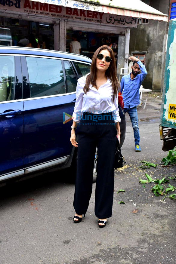 nushrat bharucha snapped in bandra 1 4