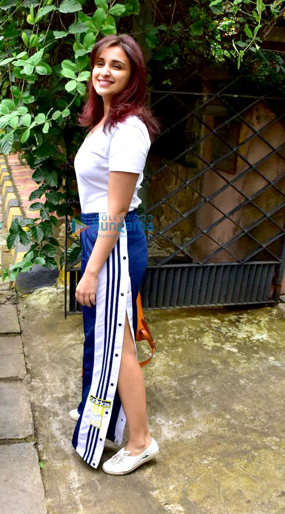 parineeti chopra spotted after a salon session in bandra 5