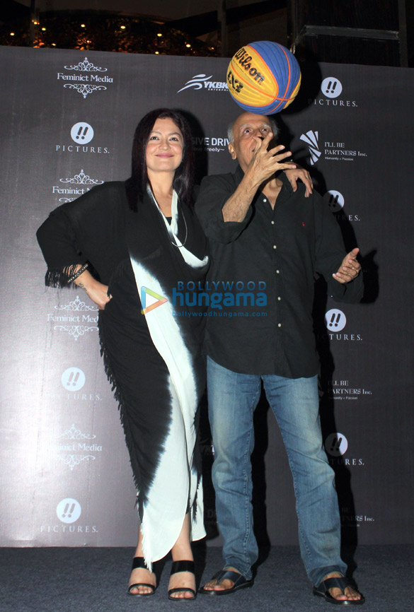 pooja bhatt mahesh bhatt and rohit bakshi for a press meet with team delhi 3bl 4