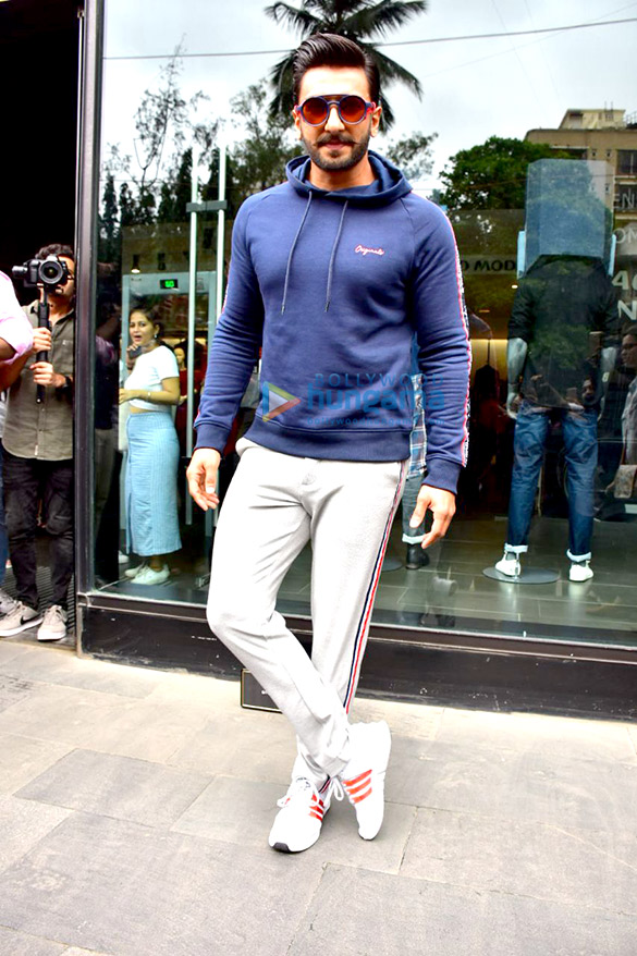 ranveer singh snapped at the jack and jones store in bandra 5