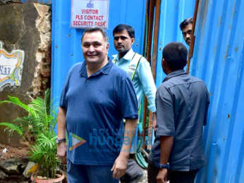 Rishi Kapoor snapped at his bunglow Krishnaraj