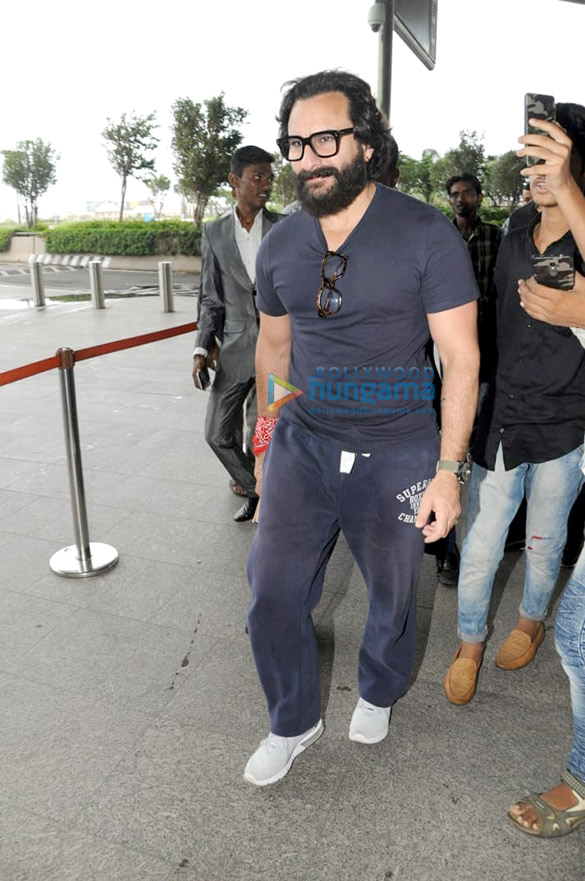 Saif Ali Khan, Taapsee Pannu, Vivek Oberoi and others snapped at the airport Saif Ali Khan, Taapsee Pannu, Vivek Oberoi and others snapped at the airport