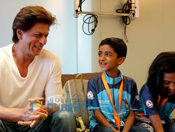 Shah Rukh Khan meets survivors of childhood cancer