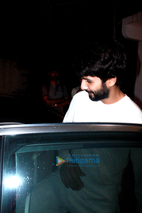 shahid kapoor and shraddha kapoor spotted at sunny super sound in juhu 5