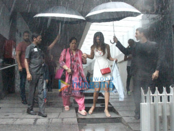 Shilpa Shetty snapped with family at Hakkasan in Bandra