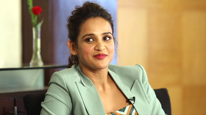 Sholay or DDLJ – Aisha Sharma makes the TOUGH choice | RAPID FIRE | John | Manoj Sholay or DDLJ – Aisha Sharma makes the TOUGH choice | RAPID FIRE | John | Manoj