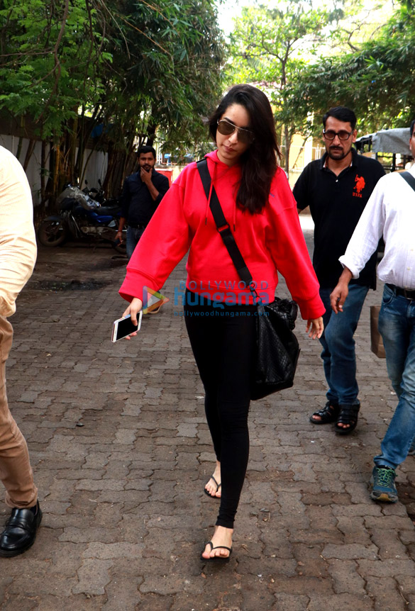 shraddha kapoor spotted at sunny super sound in juhu 1 2