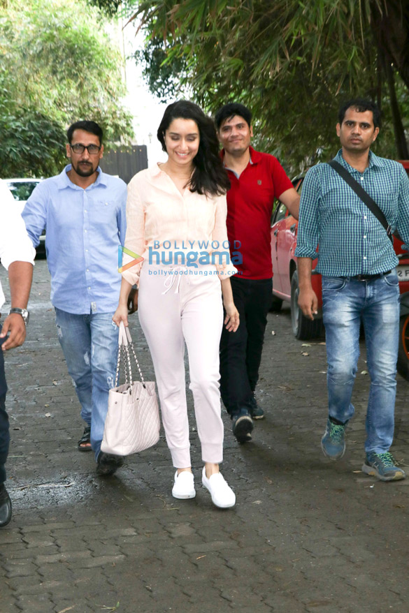 Shraddha Kapoor spotted at Sunny Super Sound in Juhu Shraddha Kapoor spotted at Sunny Super Sound in Juhu