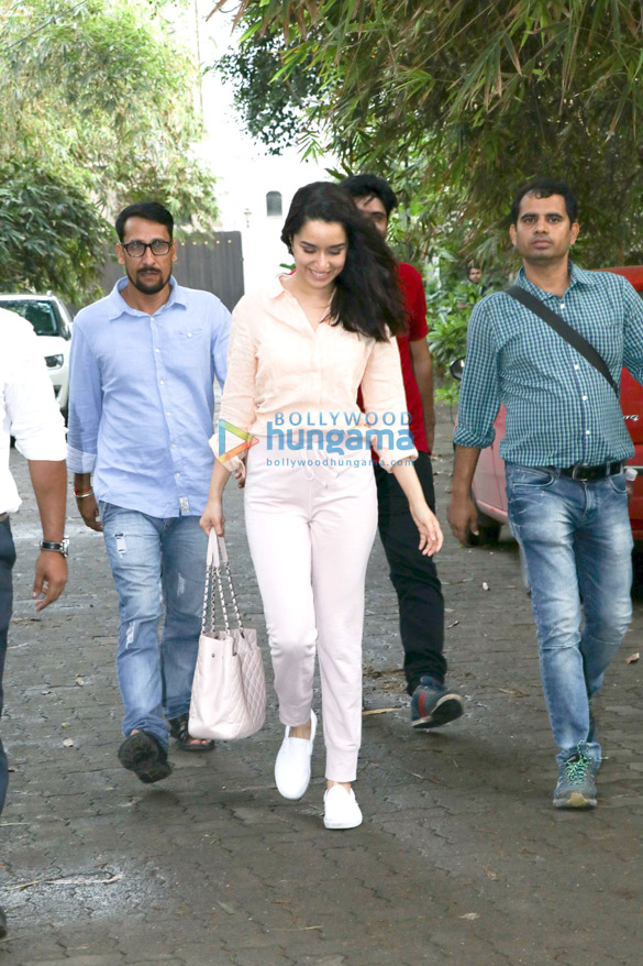 shraddha kapoor spotted at sunny super sound in juhu 6