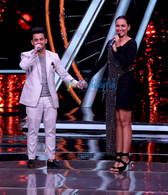 sonakshi sinha snapped on the sets of indian idol 1