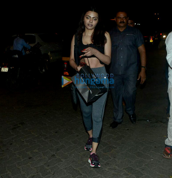 sonal chauhan and sherlyn chopra spotted in khar 6