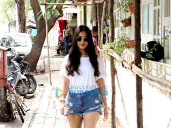 Sonal Chauhan spotted at Fable Cafe in Juhu