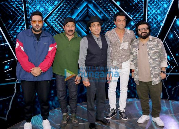 sunny deol dharmendra and bobby deol promote yamla pagla deewana phir se on the sets of dil hai hindustani 3