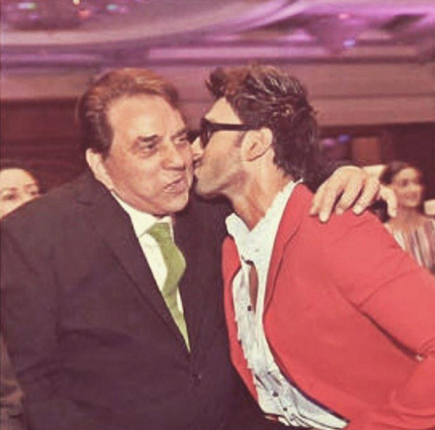 Throwback Thursday: Ranveer Singh gives a sweet kiss to Dharmendra in this adorable photo Throwback Thursday: Ranveer Singh gives a sweet kiss to Dharmendra in this adorable photo