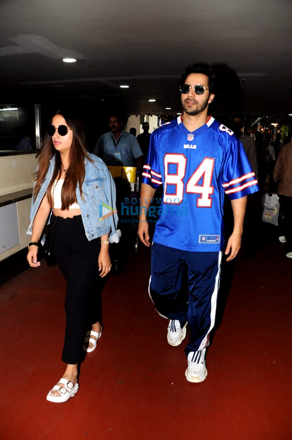 varun dhawan and karan johar snapped at the airport 1