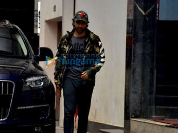 Varun Dhawan and Sonal Chauhan snapped outside the gym in Bandra