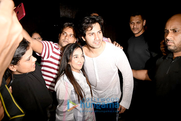 Varun Dhawan snapped clicking selfies with his fans