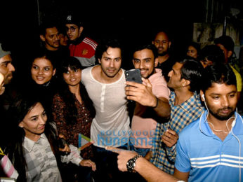 Varun Dhawan snapped giving selfies to his fans