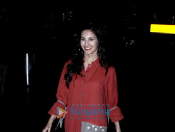 Vidya Balan and Amyra Dastur snapped at the airport