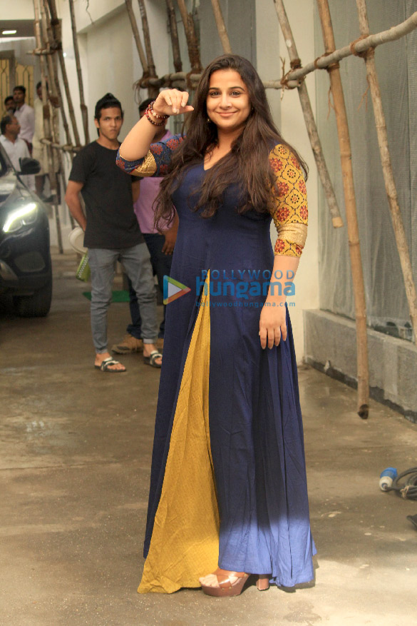 vidya balan snapped at sunny super sound in juhu 3