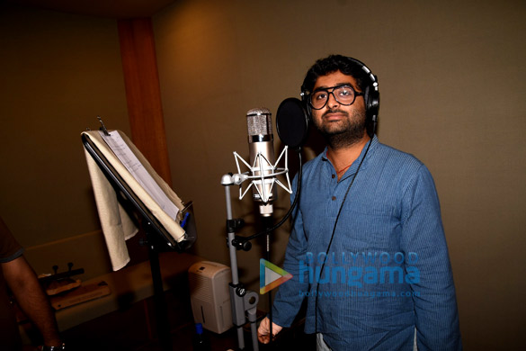 vishal bharadwaj arijit singh and sunil grover snapped recording a song for pataakha 4