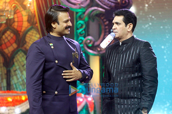 Vivek Oberoi and Omung Kumar snapped on sets of the show India’s Best Dramebaaz 3 Vivek Oberoi and Omung Kumar snapped on sets of the show India’s Best Dramebaaz 3