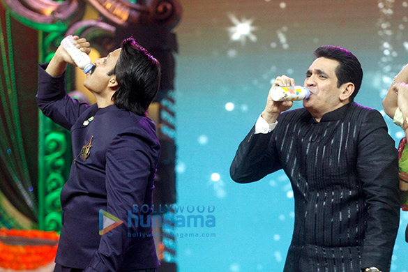 vivek oberoi and omung kumar snapped on sets of the show indias best dramebaaz 3 4