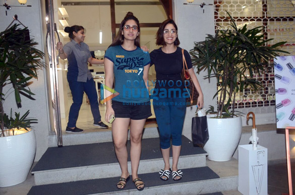 Yami Gautam snapped with her sister in Bandra Yami Gautam snapped with her sister in Bandra