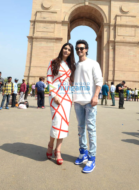 aayush sharma and warina husain spotted at india gate promoting loveyatri 4