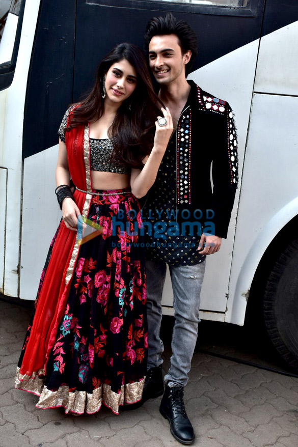 aayush sharma and warina hussain snapped during loveyatri promotions 1 2