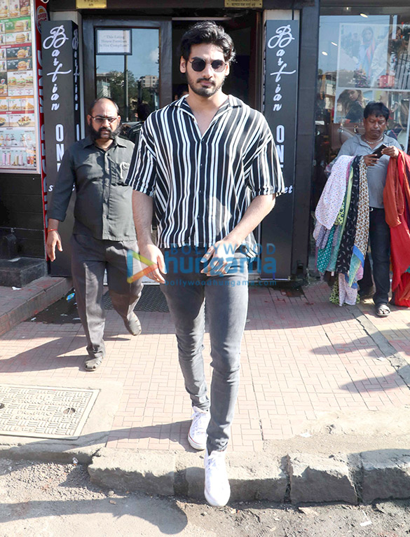 ahaan shetty snapped with his girlfriend at bastian in bandra 3