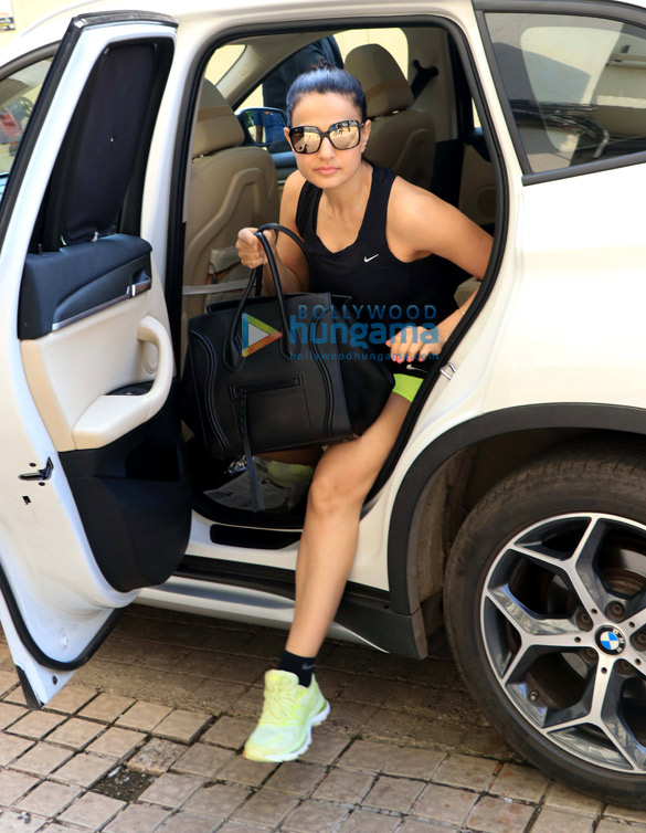 ameesha patel snapped in juhu 3 2