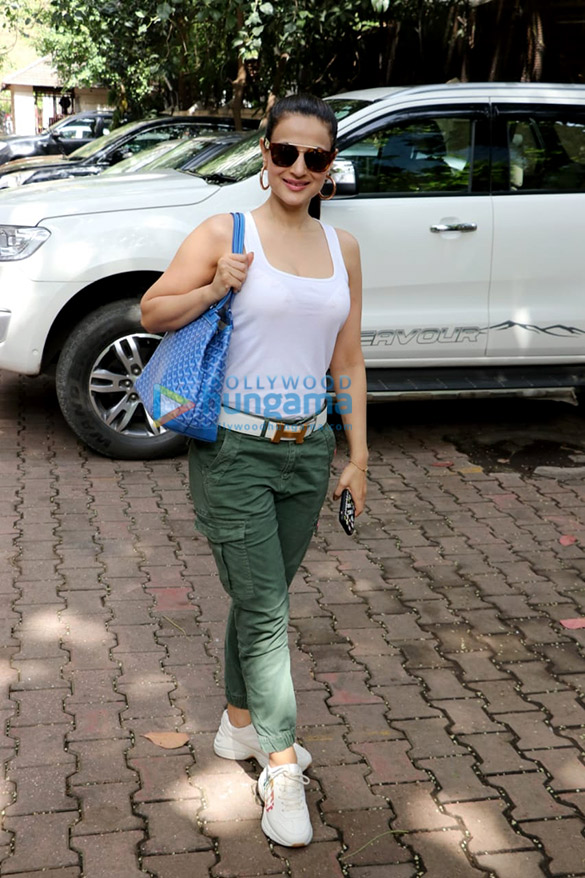 ameesha patel spotted at dubbing studio in andheri 5