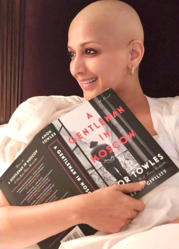 Amid cancer treatment, Sonali Bendre celebrates 'Read A Book Day' with a brave photo Amid cancer treatment, Sonali Bendre celebrates 'Read A Book Day' with a brave photo
