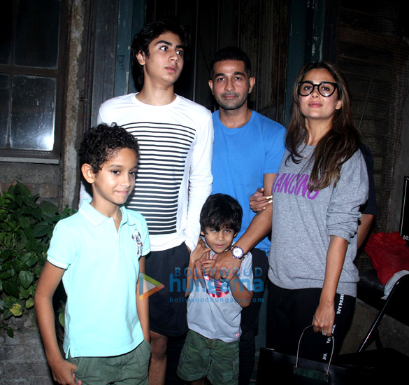 amrita arora with family spotted at pali village cafef 6