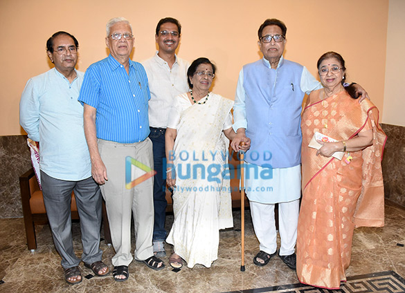 announcement of mothi tichi savli book on lata mangeshkars by meena kadikar mangeshkar 2
