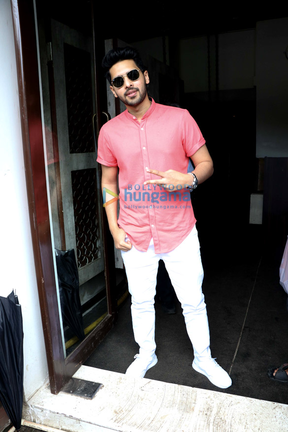 athiya shetty sophie choudhary and armaan malik spotted at bastian 6