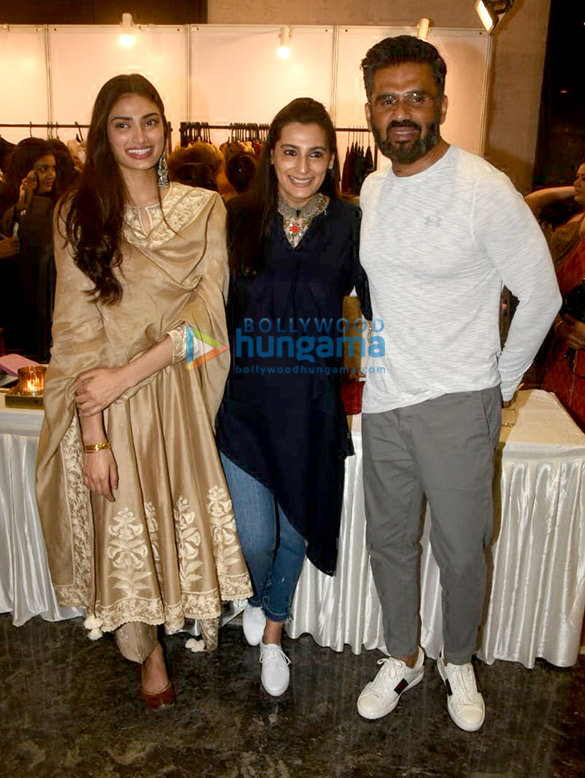 Athiya Shetty, Aahan Shetty and Suniel Shetty snapped in Mumbai Athiya Shetty, Aahan Shetty and Suniel Shetty snapped in Mumbai