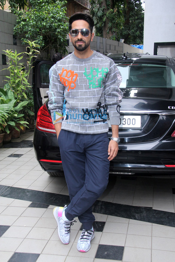ayushmann khurrana snapped on sets of no filter with neha dhupia 5
