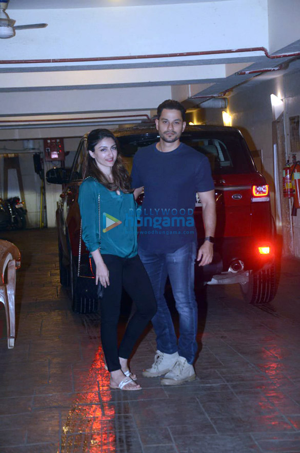 celebs grace kareena kapoor khans birthday bash 6