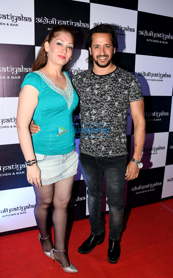 celebs grace the launch of the new resto bar angrezi patiyaala 15