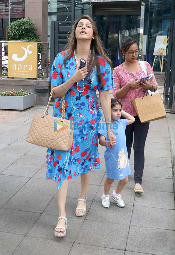 eesha koppikar spotted at yauatcha in bkc 4