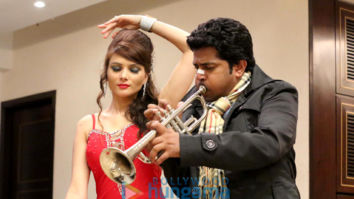 Movie Stills Of The Movie Game Paisa Ladki