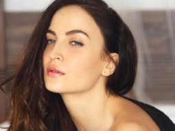 HOT: Elli AvrRam lounging in her bed is a perfectly beautiful image you can’t get out of your mind (see pic)