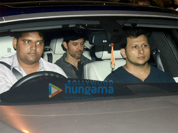 hrithik roshan snapped with family at sunny super sound 1