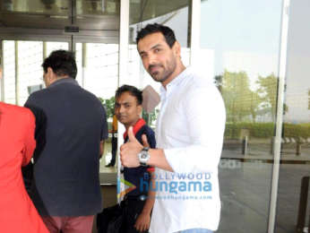 John Abraham, Amitabh Bachchan and others snapped at the airport