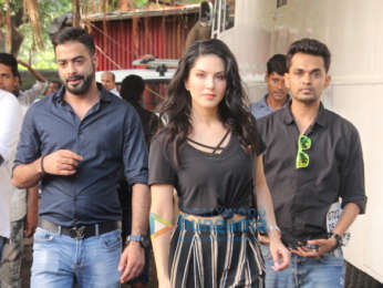 Kareena Kapoor Khan and Sunny Leone snapped at Mehboob Studios