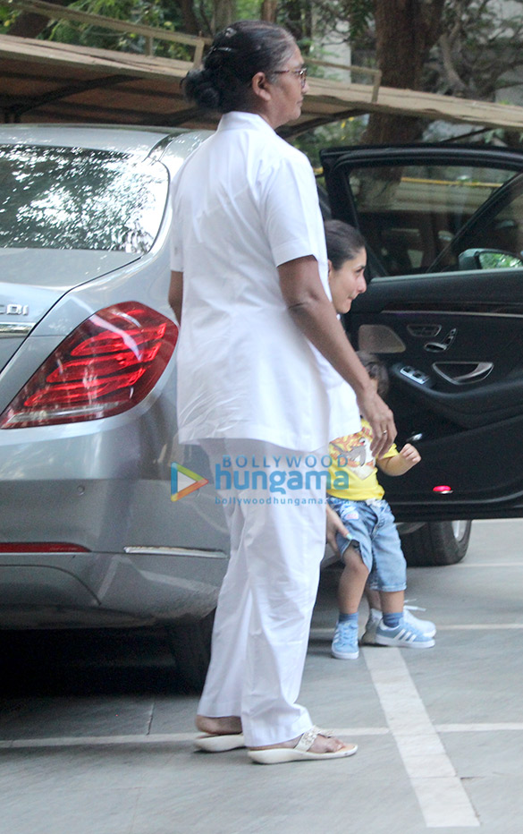 kareena kapoor khan and taimur ali khan snapped in bandra 3