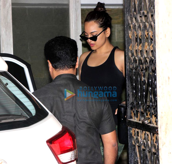 malaika arora and sonakshi sinha snapped after her gym session 2